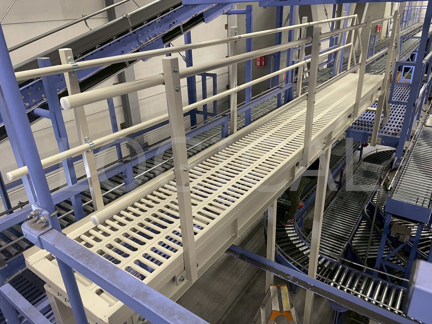 コンベアメンテナンス用歩廊 メンテナンスデッキ