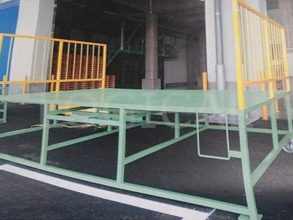 プラットホーム架台